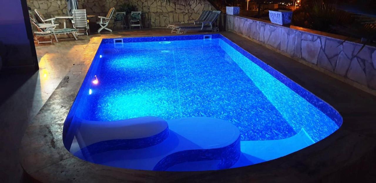 הוילה אדחה Sunny House With Private Pool And Sea View מראה חיצוני תמונה