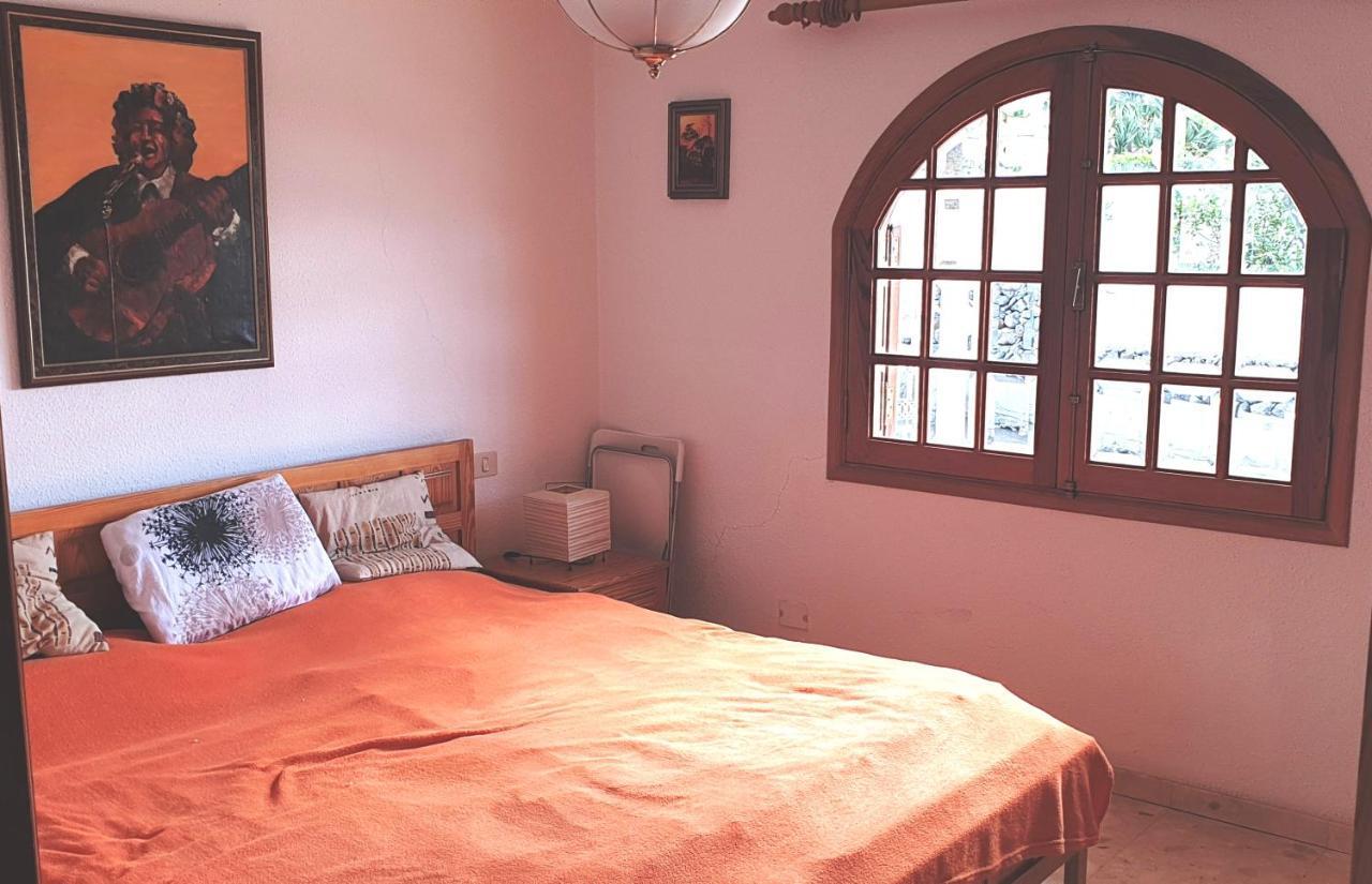 הוילה אדחה Sunny House With Private Pool And Sea View מראה חיצוני תמונה