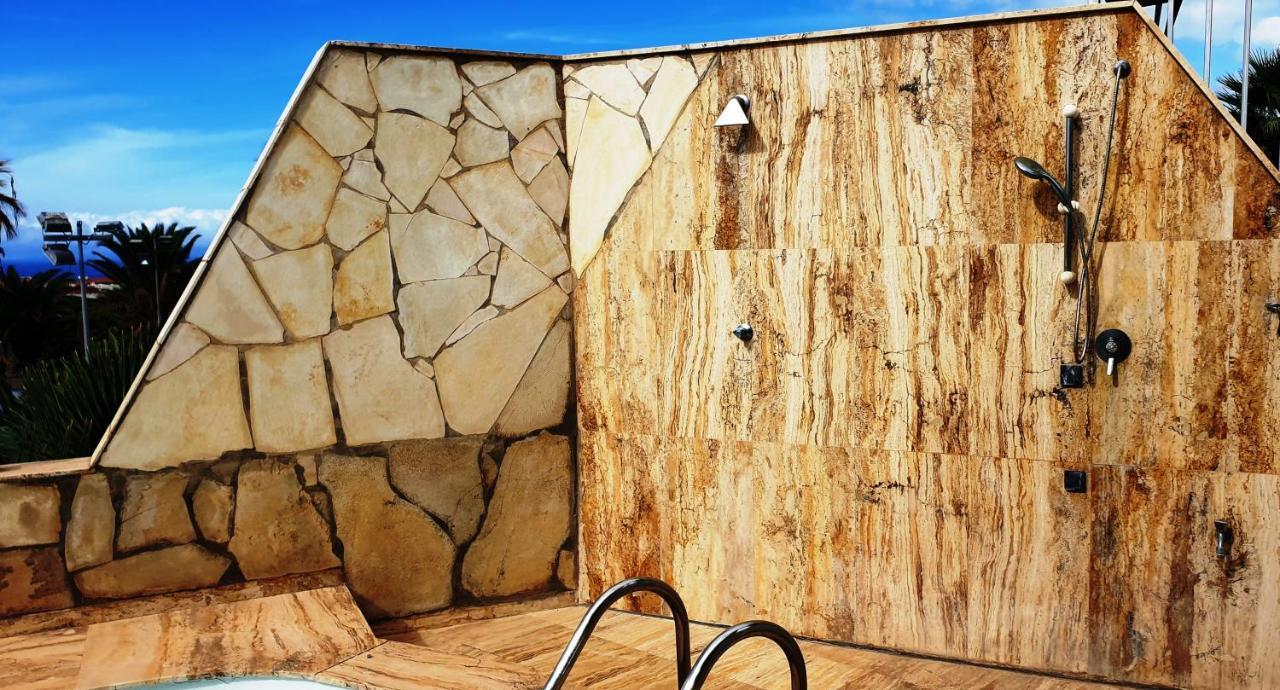 הוילה אדחה Sunny House With Private Pool And Sea View מראה חיצוני תמונה