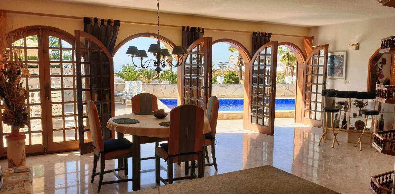 הוילה אדחה Sunny House With Private Pool And Sea View מראה חיצוני תמונה