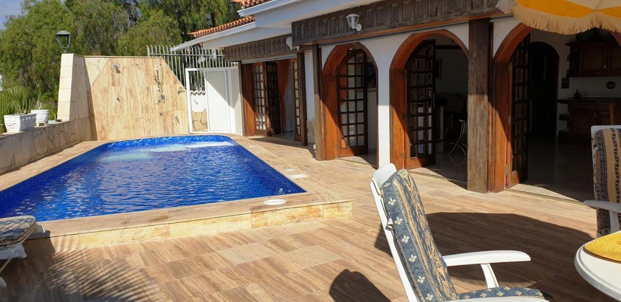 הוילה אדחה Sunny House With Private Pool And Sea View מראה חיצוני תמונה