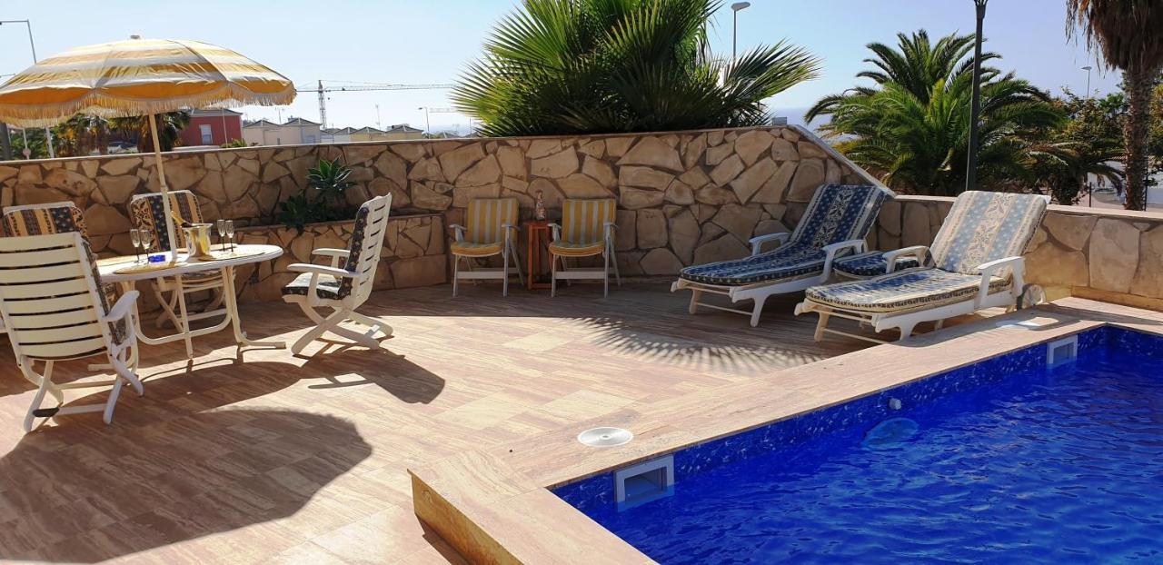 הוילה אדחה Sunny House With Private Pool And Sea View מראה חיצוני תמונה