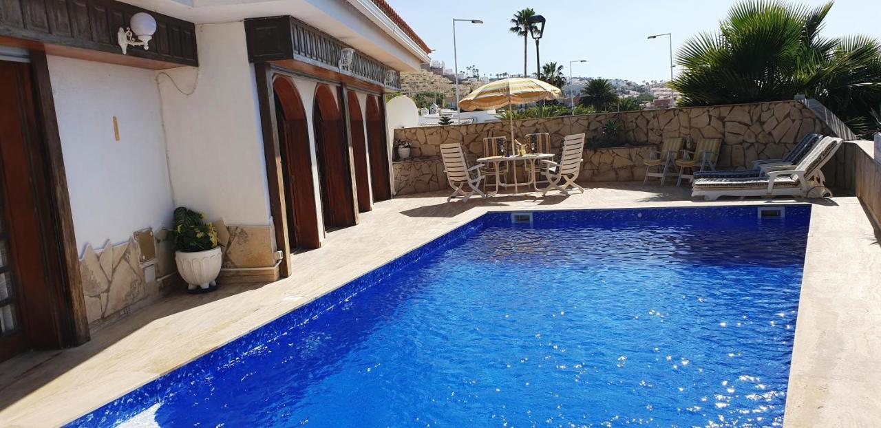 הוילה אדחה Sunny House With Private Pool And Sea View מראה חיצוני תמונה