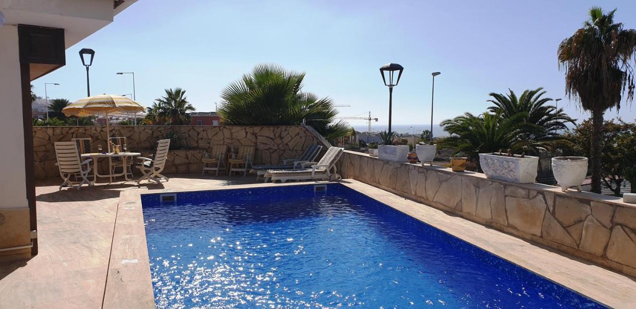 הוילה אדחה Sunny House With Private Pool And Sea View מראה חיצוני תמונה